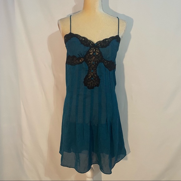 Vintage Gold Label Victoria’s Secret Teal &
Black Chemise Size Large - Picture 3 of 8